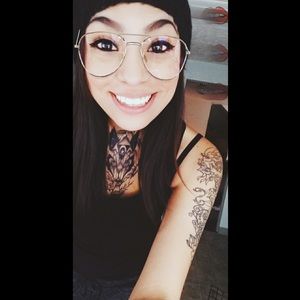 Meet your Posher, Connie